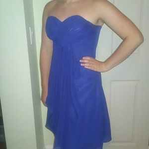 A cocktail/semi-formal dress